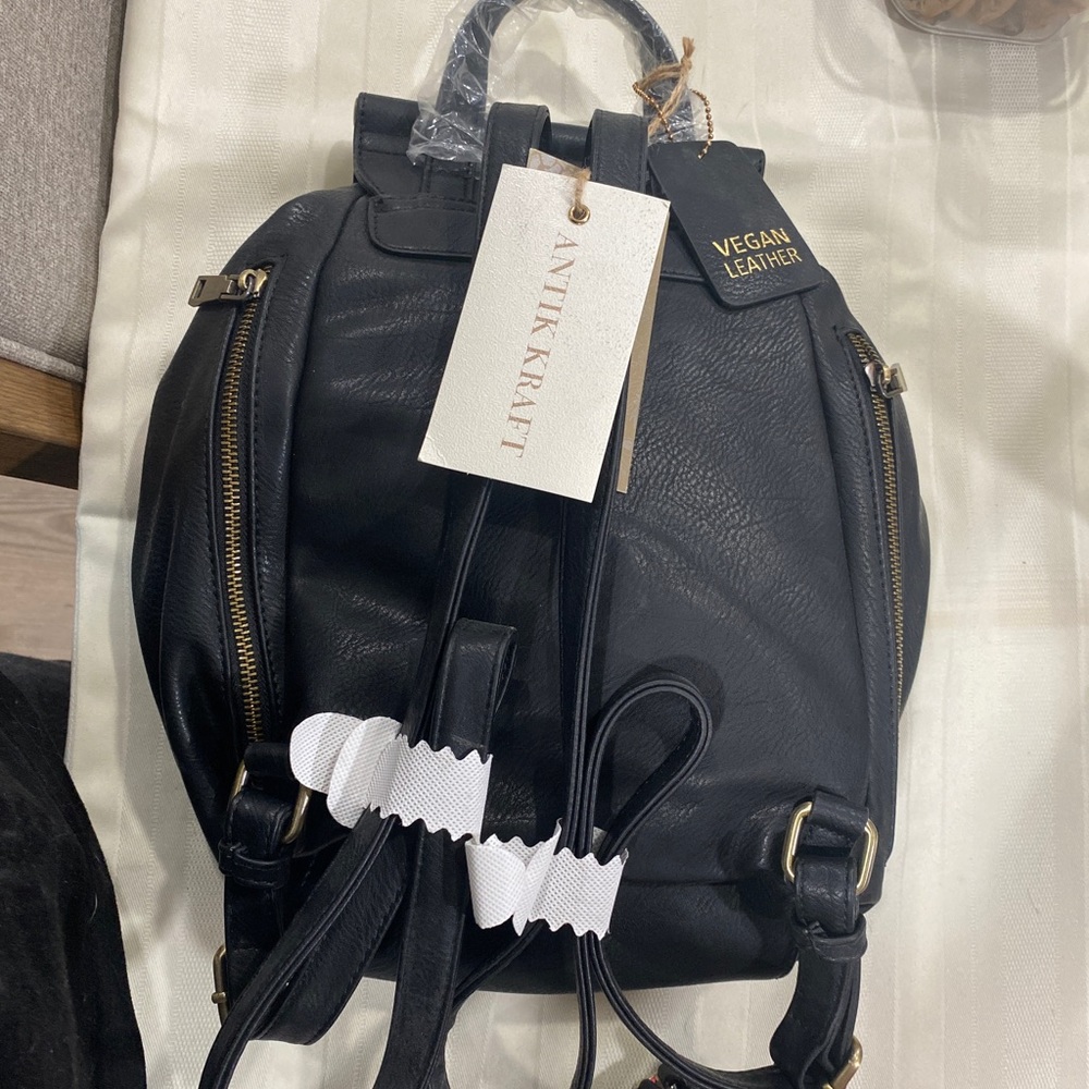 Backpack - Picture 2 of 3